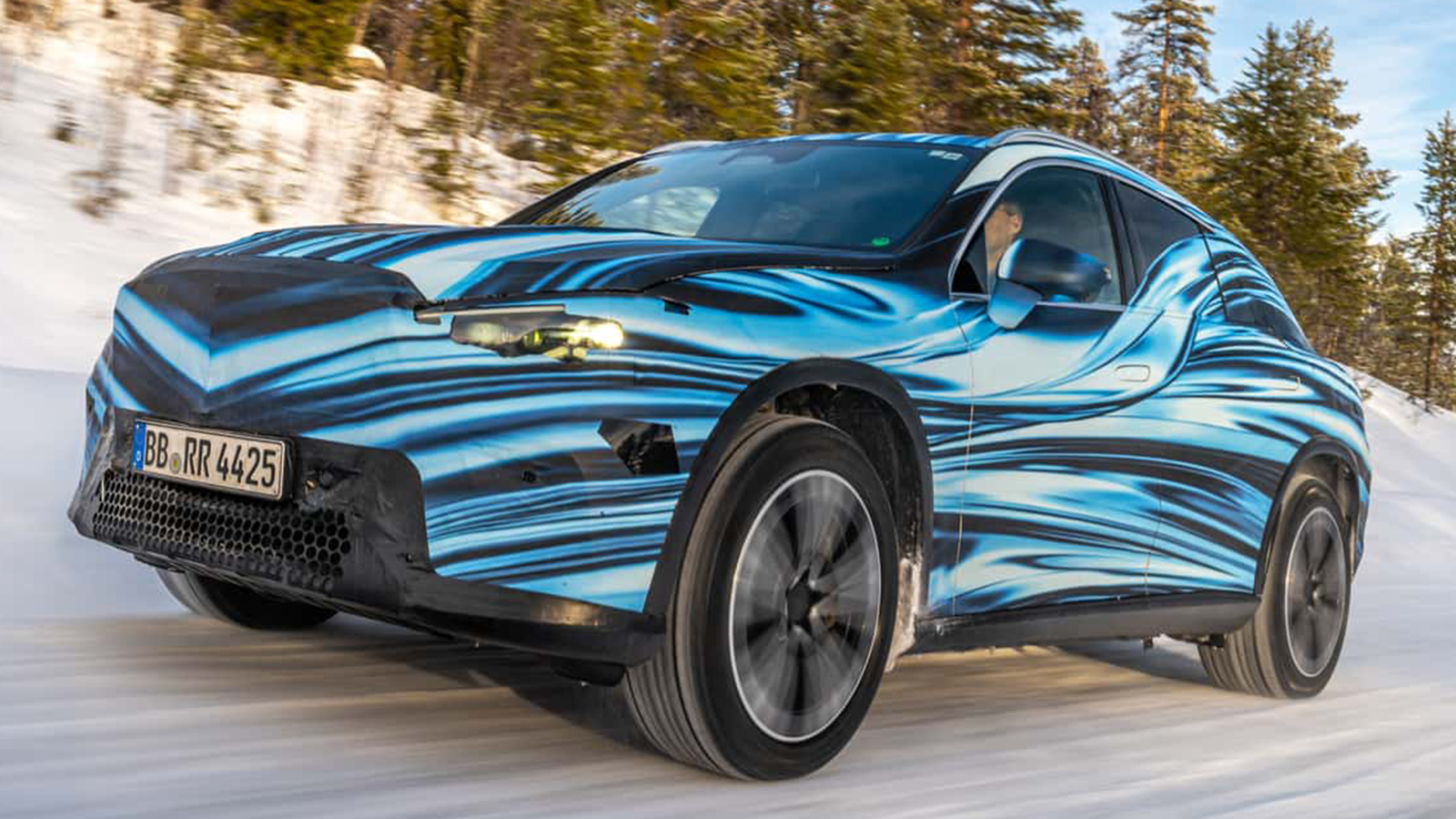 Η Mercedes έδειξε επίσημα τη νέα ηλεκτρική GLC